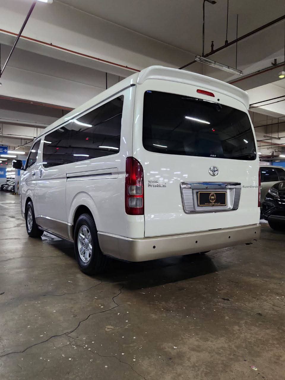 2007 Toyota Hiace Supergrandia 2.5L DSL AT