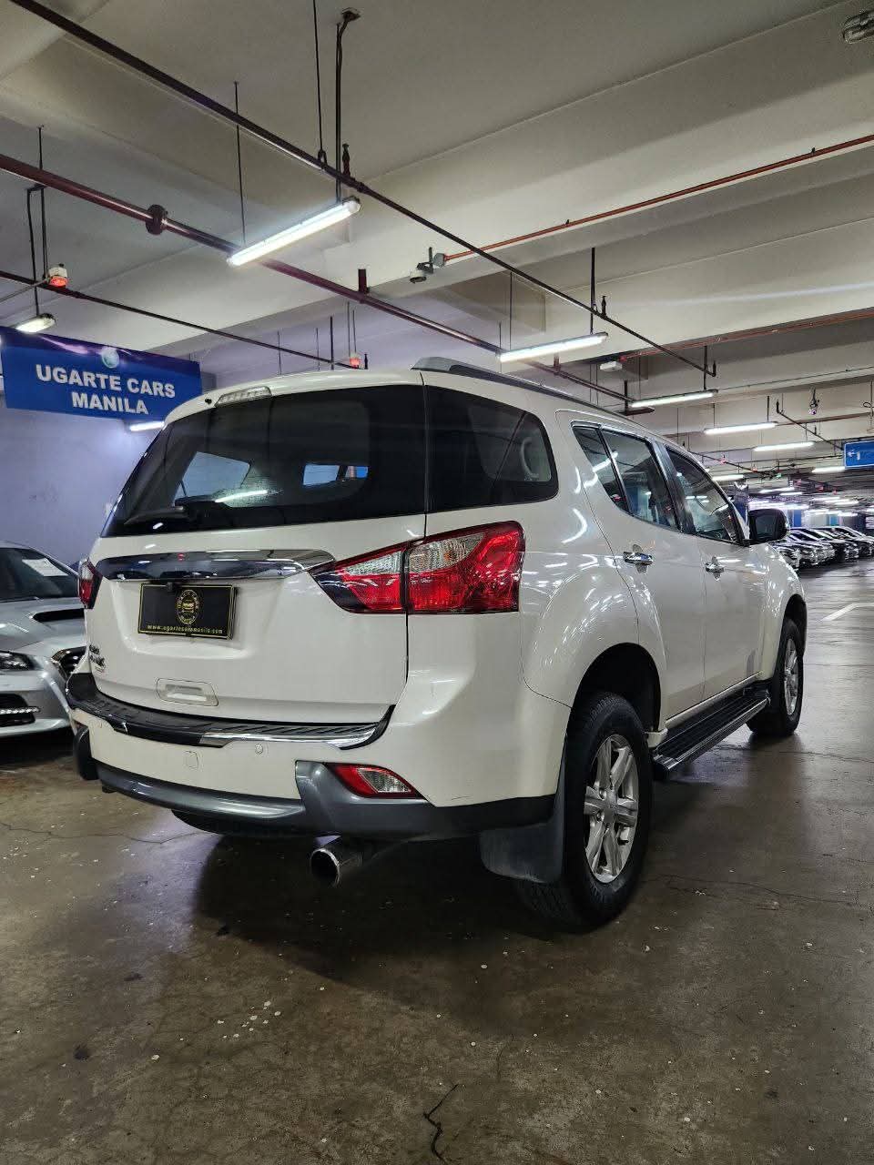 2016 Isuzu MUX LS-A 2.5L 4X2 DSL MT