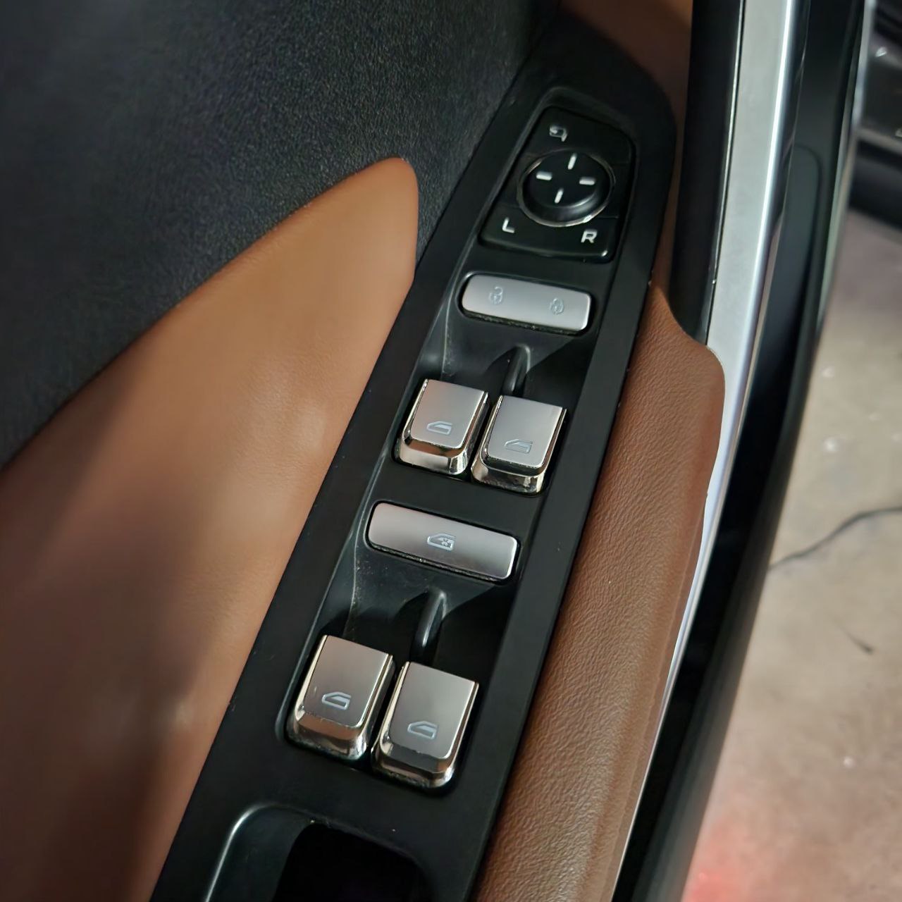 
								2023 Geely Azkarra Luxury 1.5L 4WD Hybrid AT SALE!!! full									