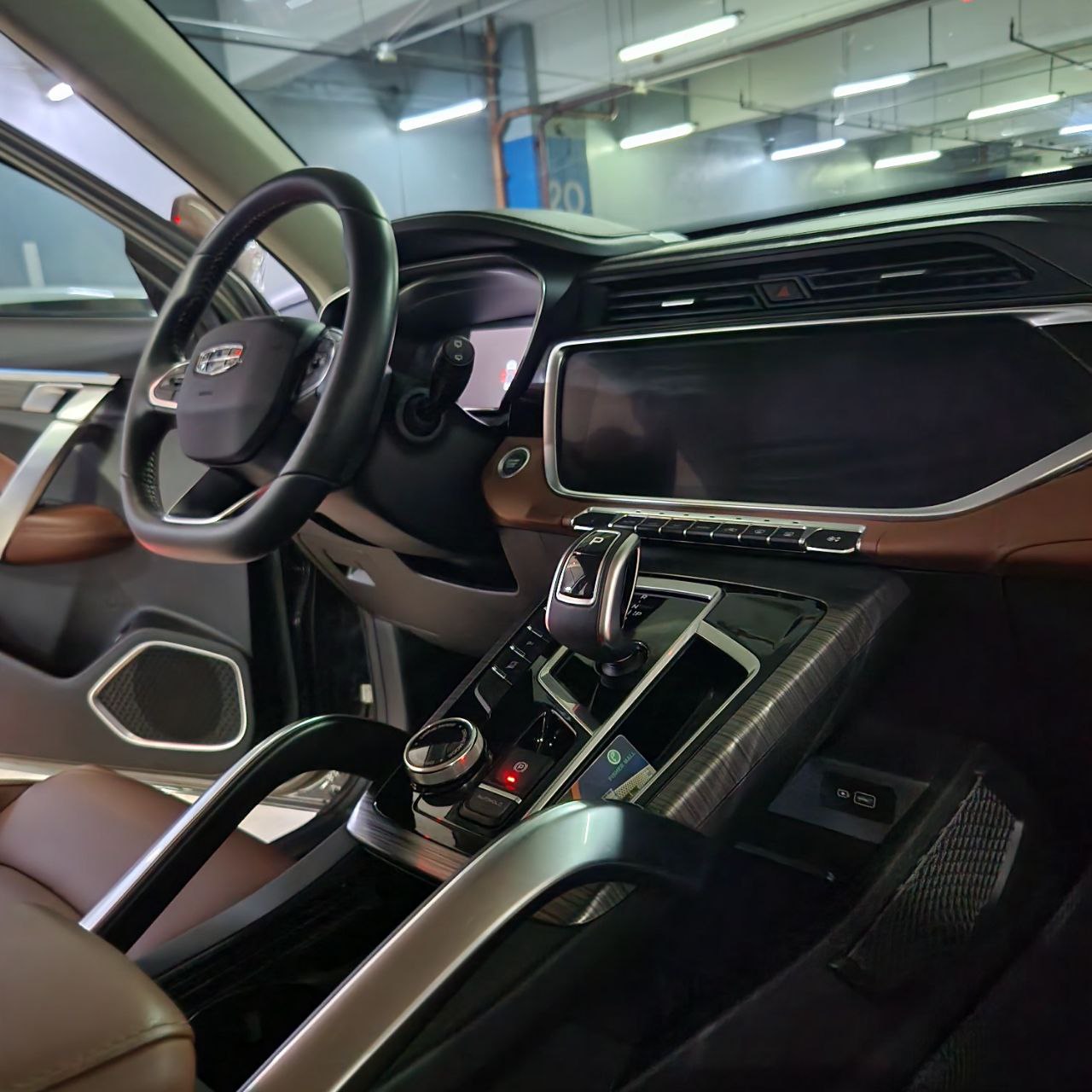 
								2023 Geely Azkarra Luxury 1.5L 4WD Hybrid AT SALE!!! full									