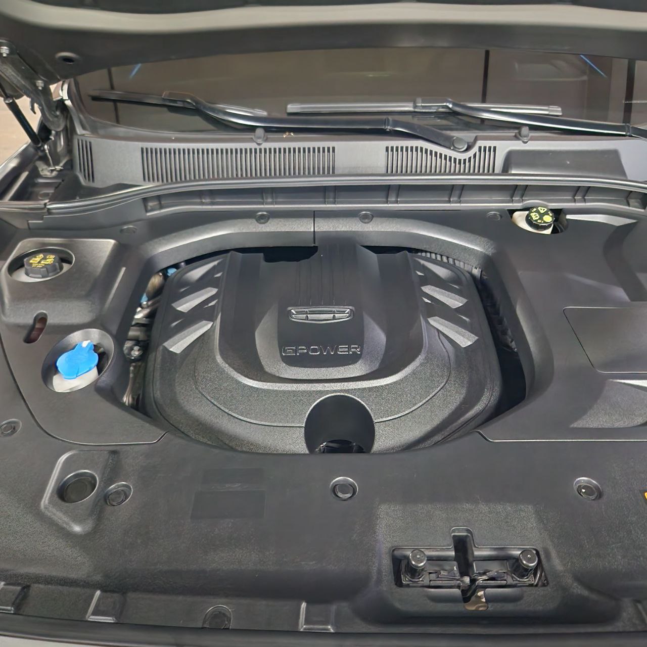 
								2023 Geely Azkarra Luxury 1.5L 4WD Hybrid AT SALE!!! full									