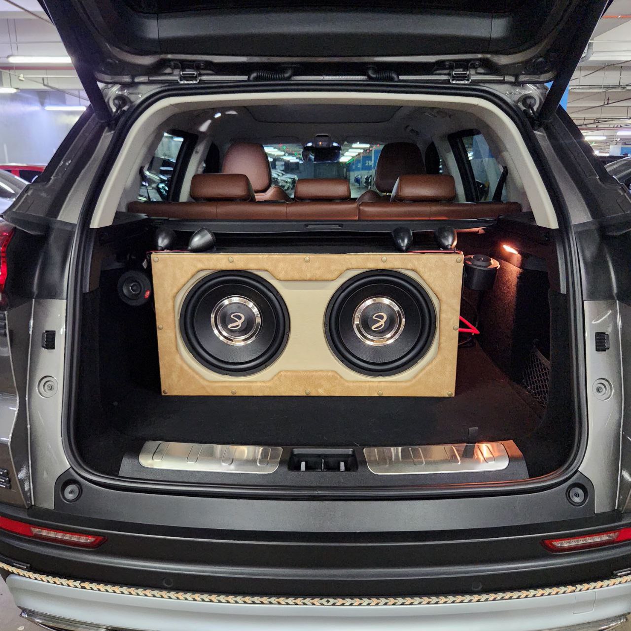 
								2023 Geely Azkarra Luxury 1.5L 4WD Hybrid AT SALE!!! full									