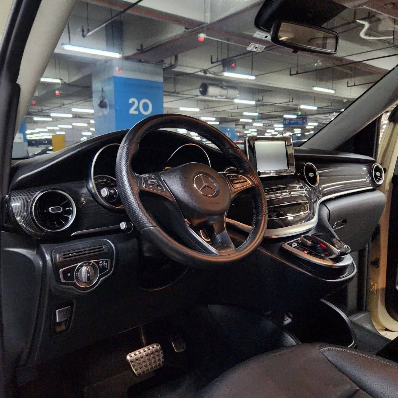 
								2020 Mercedes-Benz Avantgarde V 220 CDI Base 2.0L DSL AT SALE!!! full									