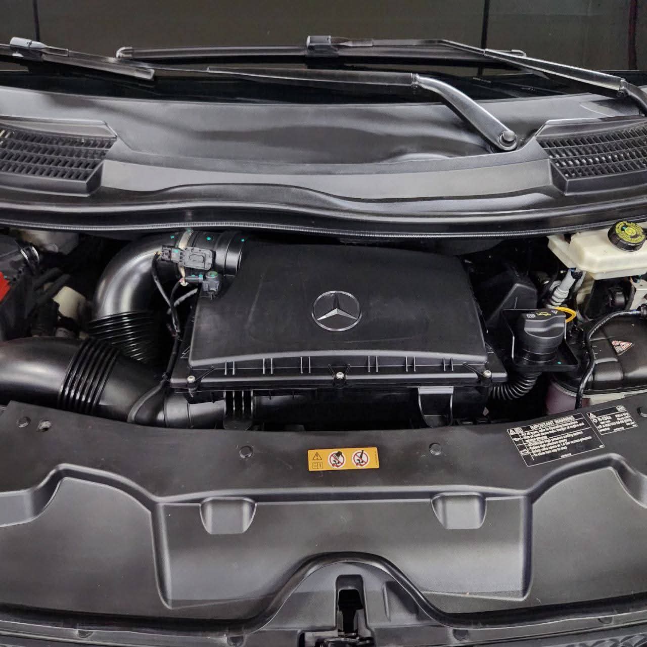 
								2020 Mercedes-Benz Avantgarde V 220 CDI Base 2.0L DSL AT SALE!!! full									