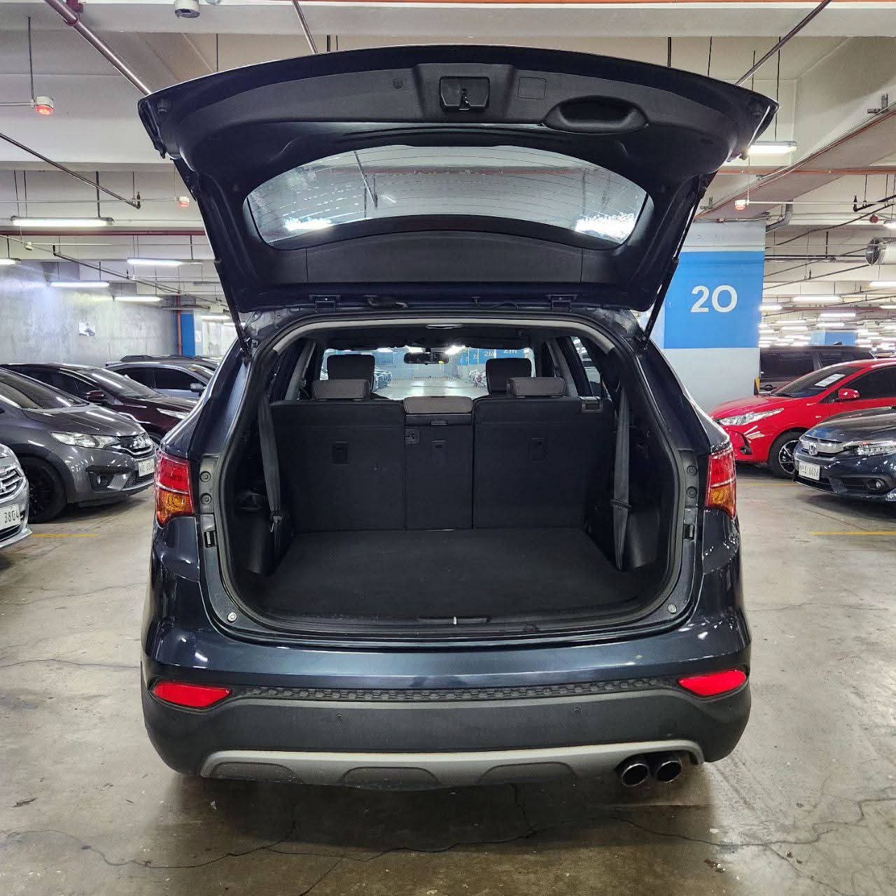 
								2015 Hyundai Santa Fe 2.2L DSL AT full									