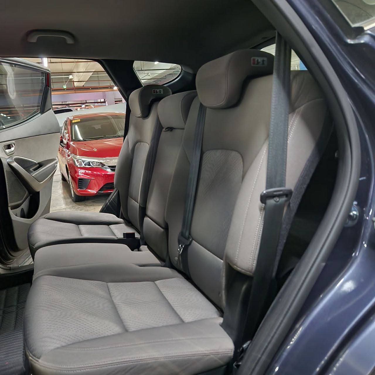 
								2015 Hyundai Santa Fe 2.2L DSL AT full									