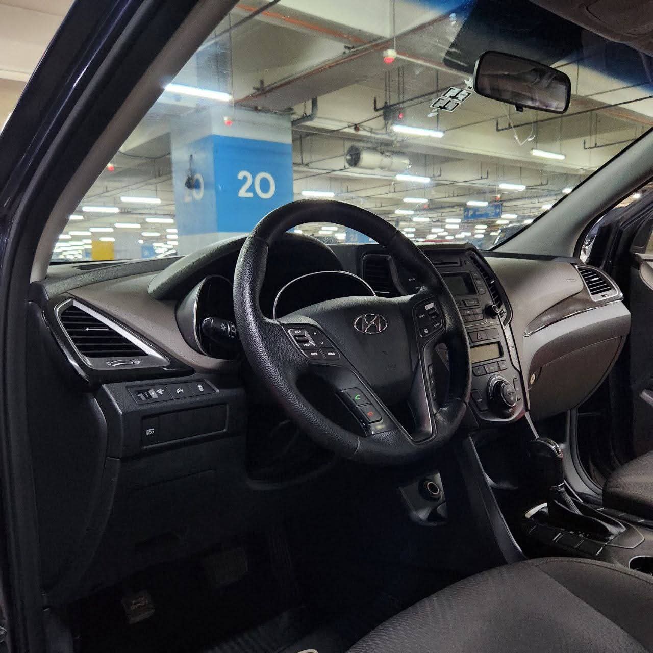 
								2015 Hyundai Santa Fe 2.2L DSL AT full									