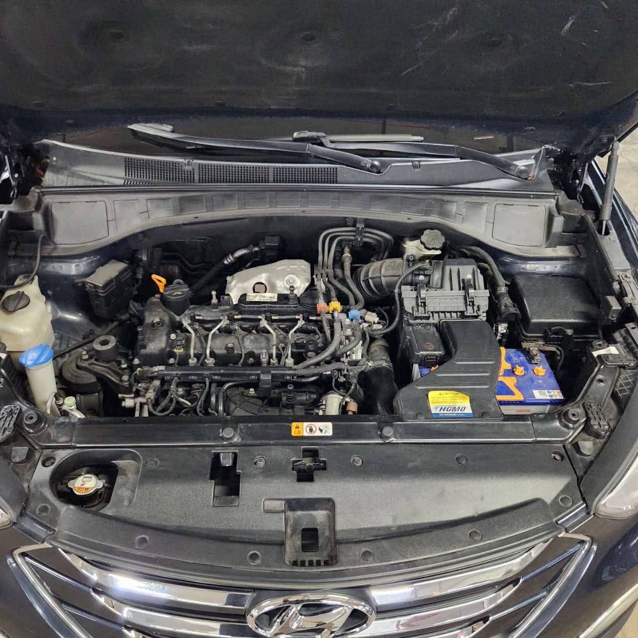 
								2015 Hyundai Santa Fe 2.2L DSL AT full									