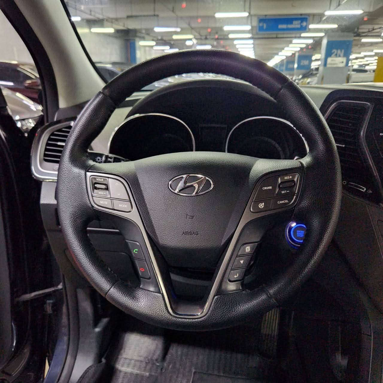 
								2015 Hyundai Santa Fe 2.2L DSL AT full									