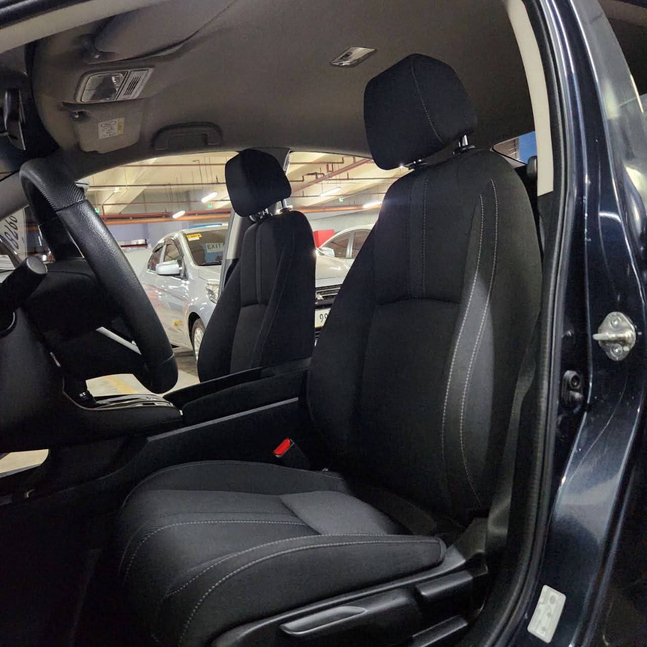 
								2018 Honda Civic 1.8L E CVT i-VTEC AT SALE!!! full									