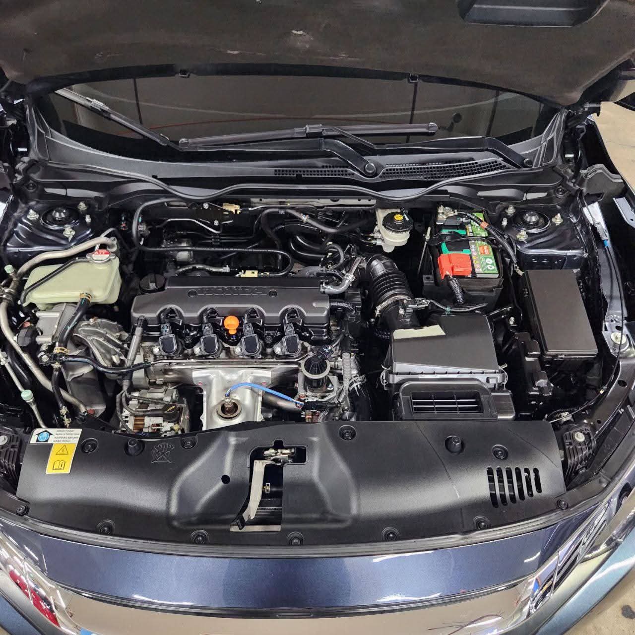 
								2018 Honda Civic 1.8L E CVT i-VTEC AT SALE!!! full									