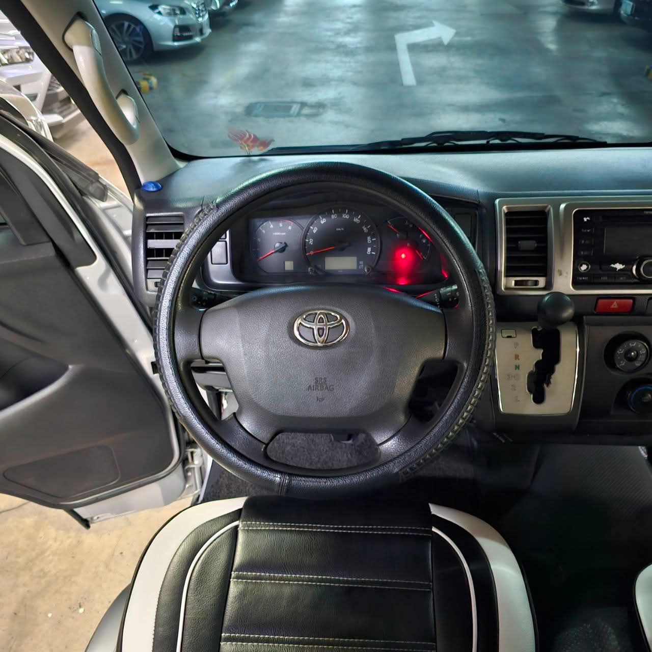
								2017 Toyota Hiace GL Grandia 3.0L DSL AT SALE!!! full									