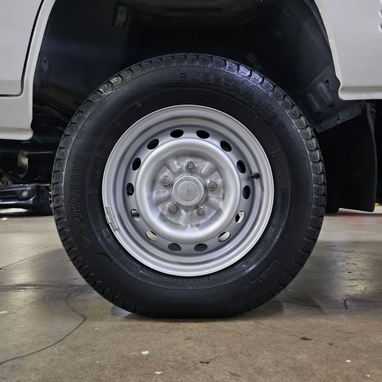 2025 Mitsubishi L300 Exceed FB Body 2.2L DSL MT