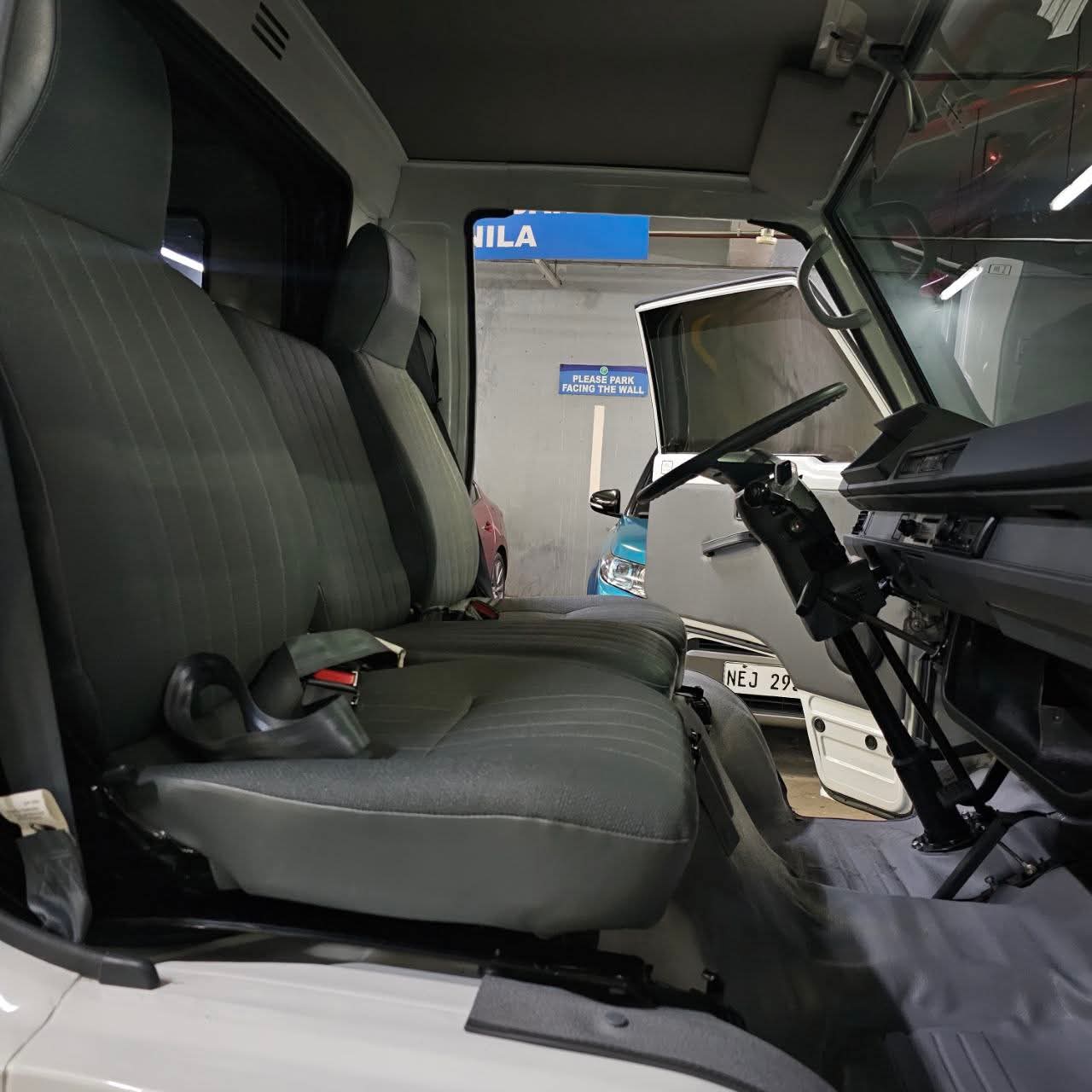 
								2025 Mitsubishi L300 Exceed FB Body 2.2L DSL MT full									