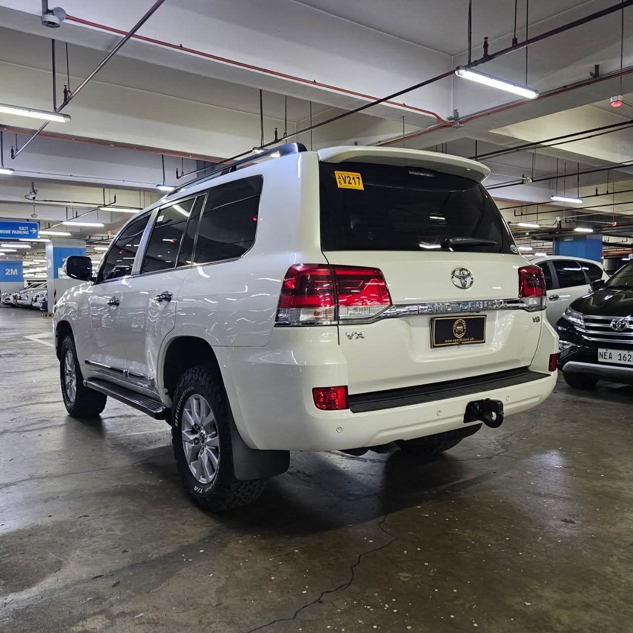 
								2018 Toyota Land Cruiser 200 VX Premium 4X4 4.5L V8 DSL AT SALE!!! full									