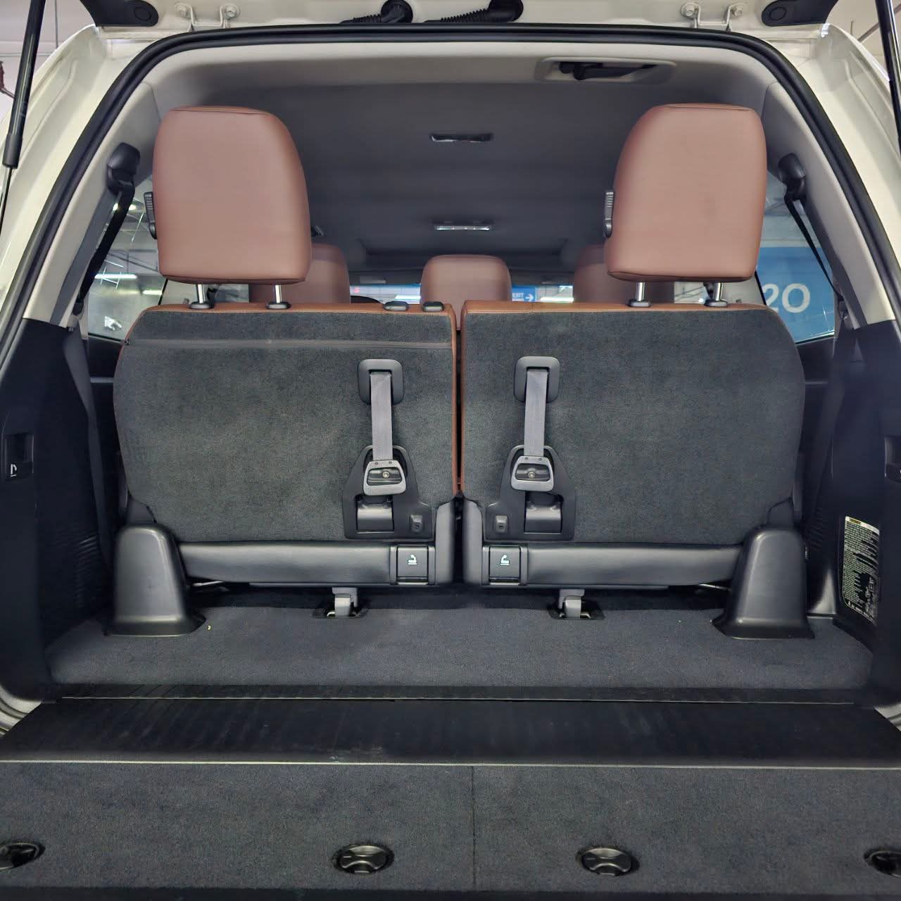 
								2018 Toyota Land Cruiser 200 VX Premium 4X4 4.5L V8 DSL AT SALE!!! full									