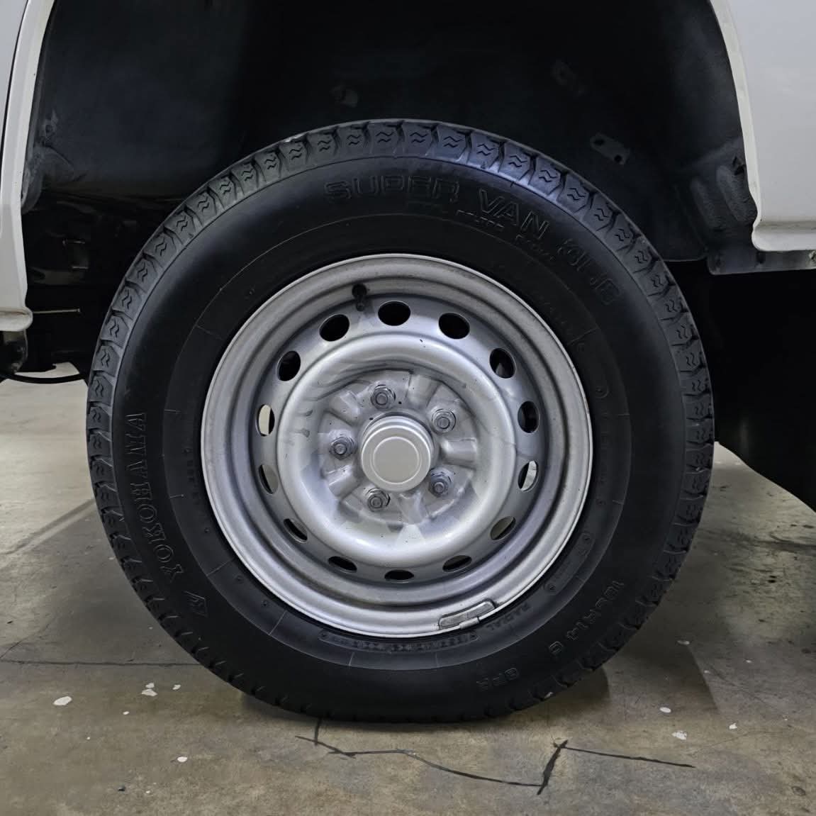 2024 Mitsubishi L300 CC Long FB Body 2.2L DSL MT