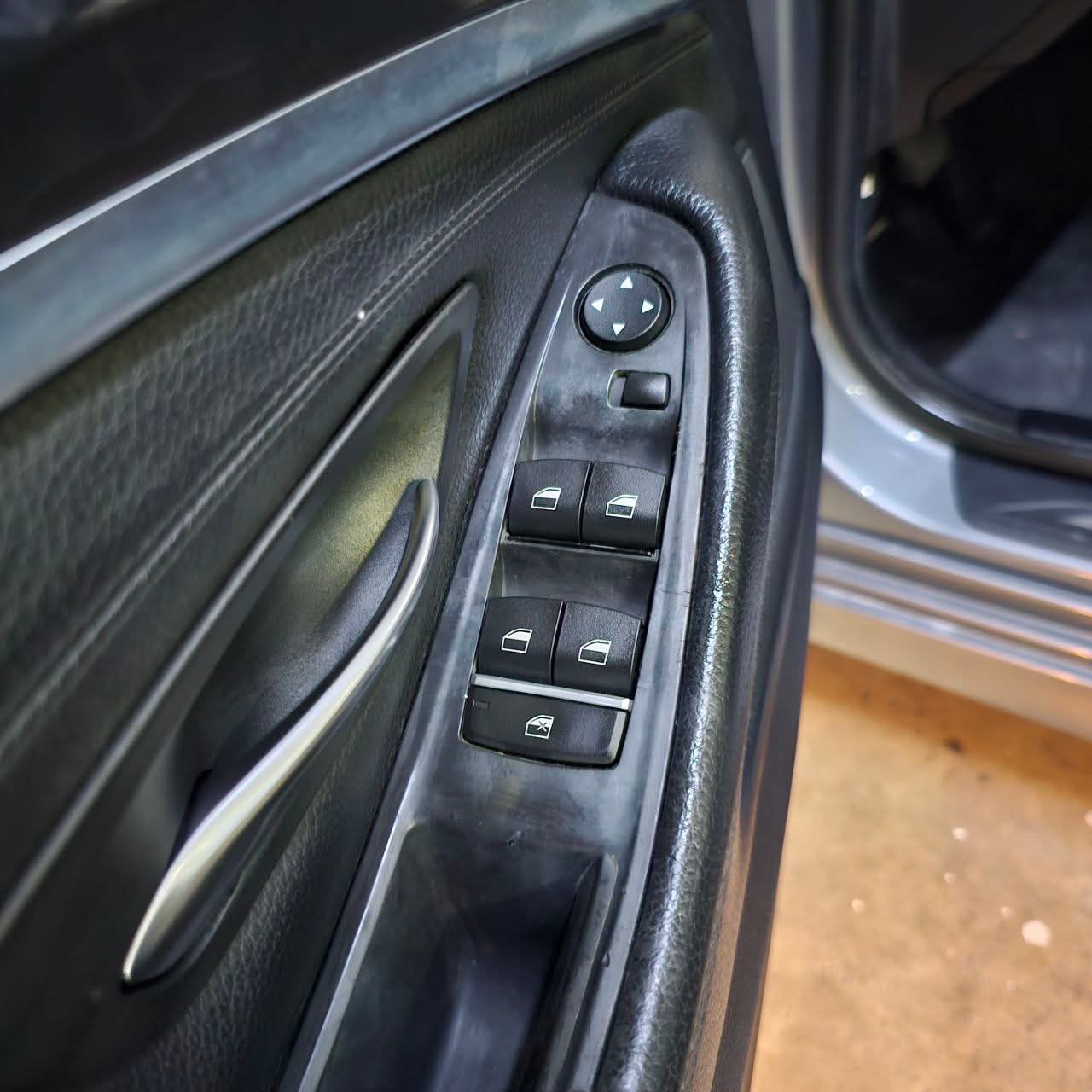 
								2011 BMW 520D 2.0L DSL AT SALE!! full									