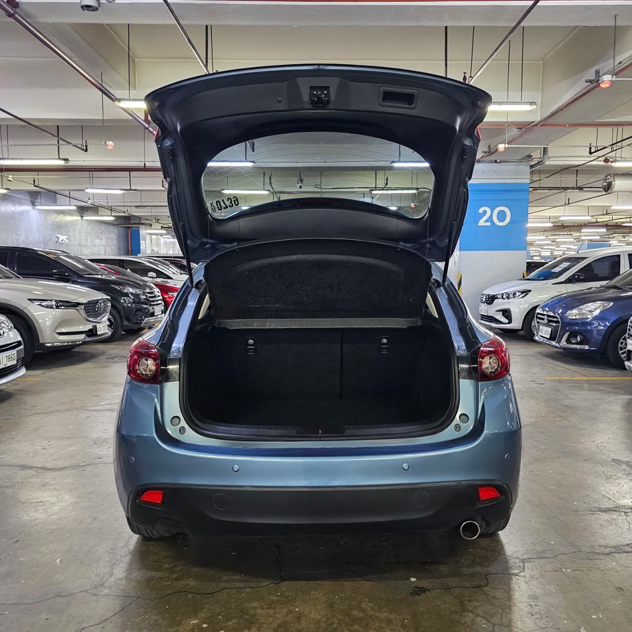 
								2016 Mazda 3 HB 1.5L AT full									