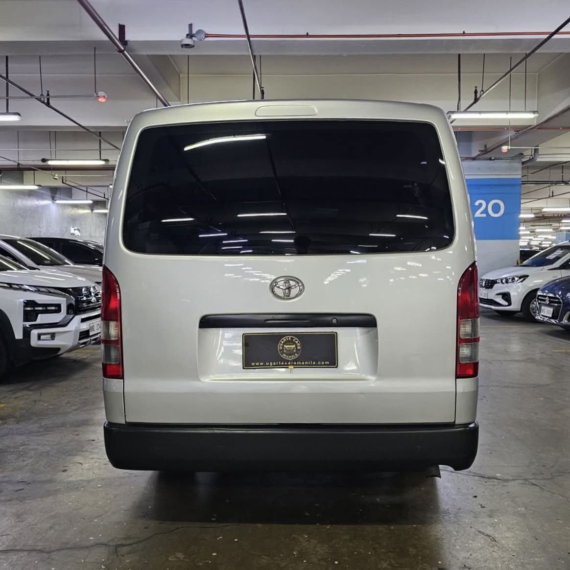 
								2021 Toyota Hiace Commuter 3.0L DSL MT SALE!!! full									