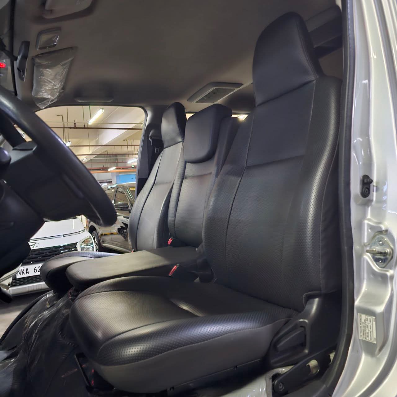 
								2021 Toyota Hiace Commuter 3.0L DSL MT SALE!!! full									