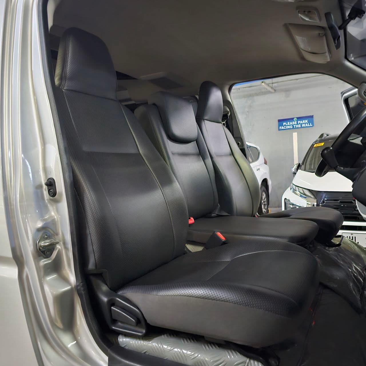 
								2021 Toyota Hiace Commuter 3.0L DSL MT SALE!!! full									