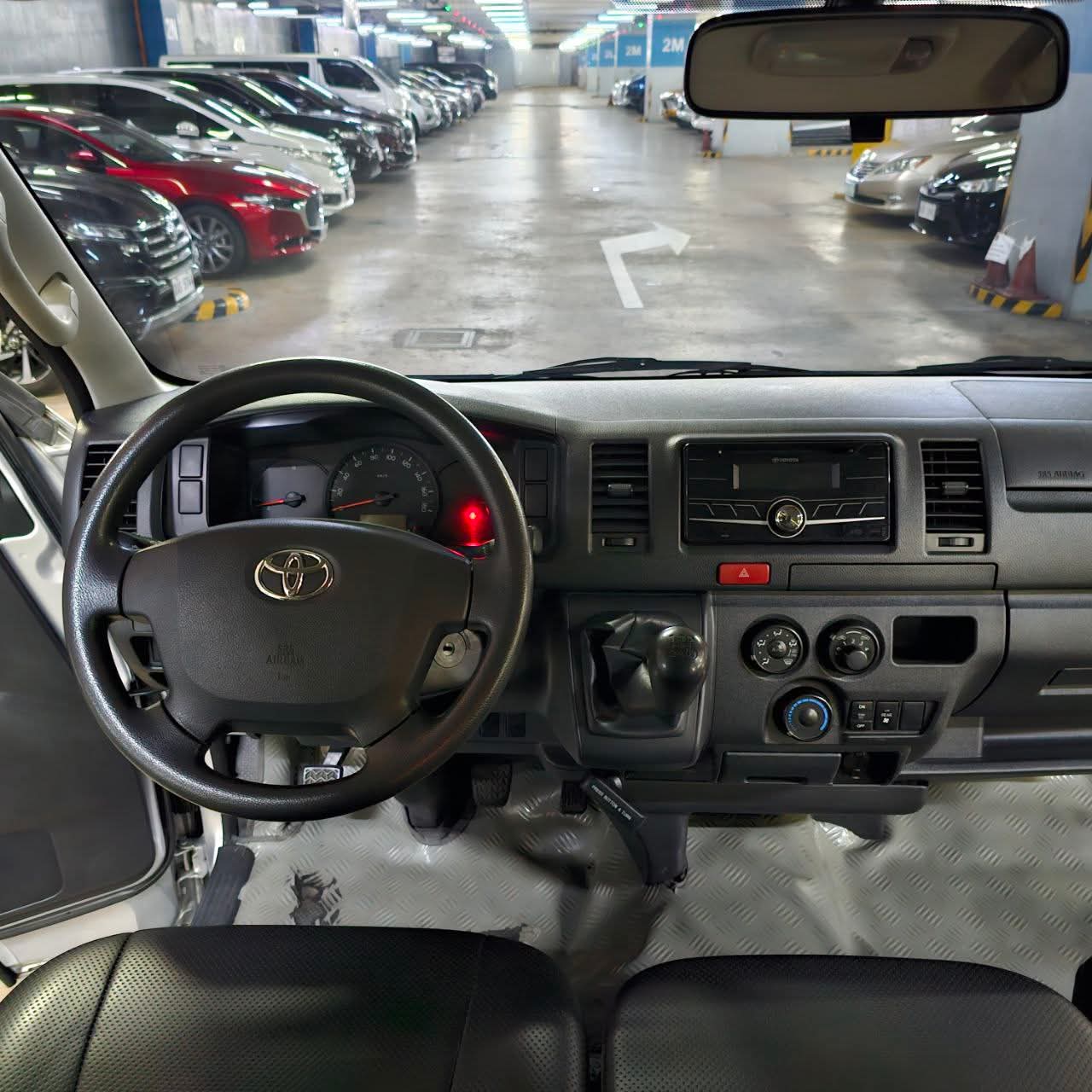 
								2021 Toyota Hiace Commuter 3.0L DSL MT SALE!!! full									