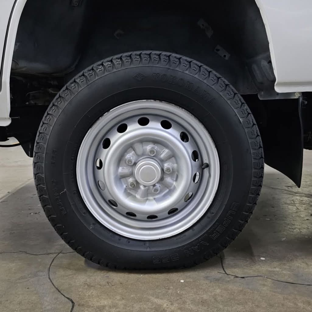 2025 Mitsubishi L300 2.3L FB Body DSL MT