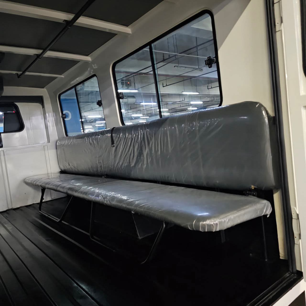 
								2025 Mitsubishi L300 2.3L FB Body DSL MT full									