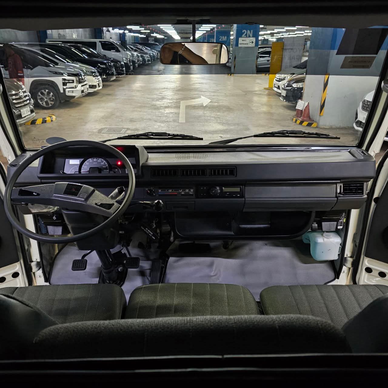 
								2025 Mitsubishi L300 2.3L FB Body DSL MT full									