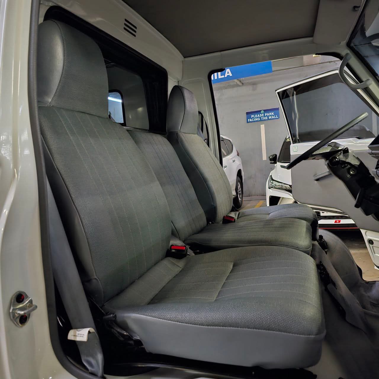 
								2025 Mitsubishi L300 2.3L FB Body DSL MT full									