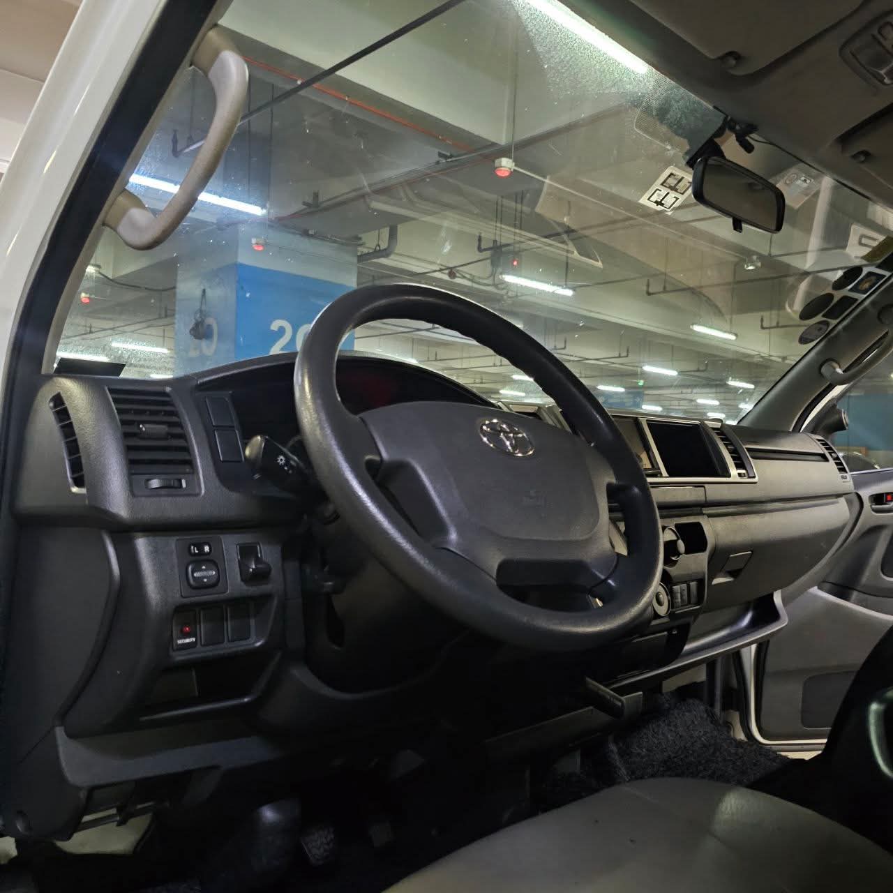 
								2019 Toyota Hiace Super Grandia 3.0L DSL AT full									