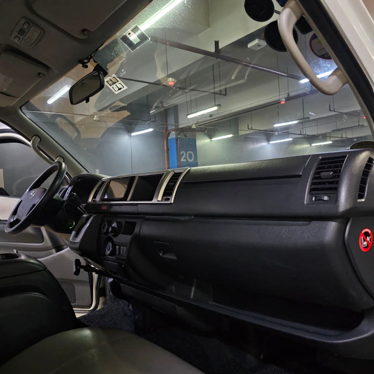 
								2019 Toyota Hiace Super Grandia 3.0L DSL AT full									