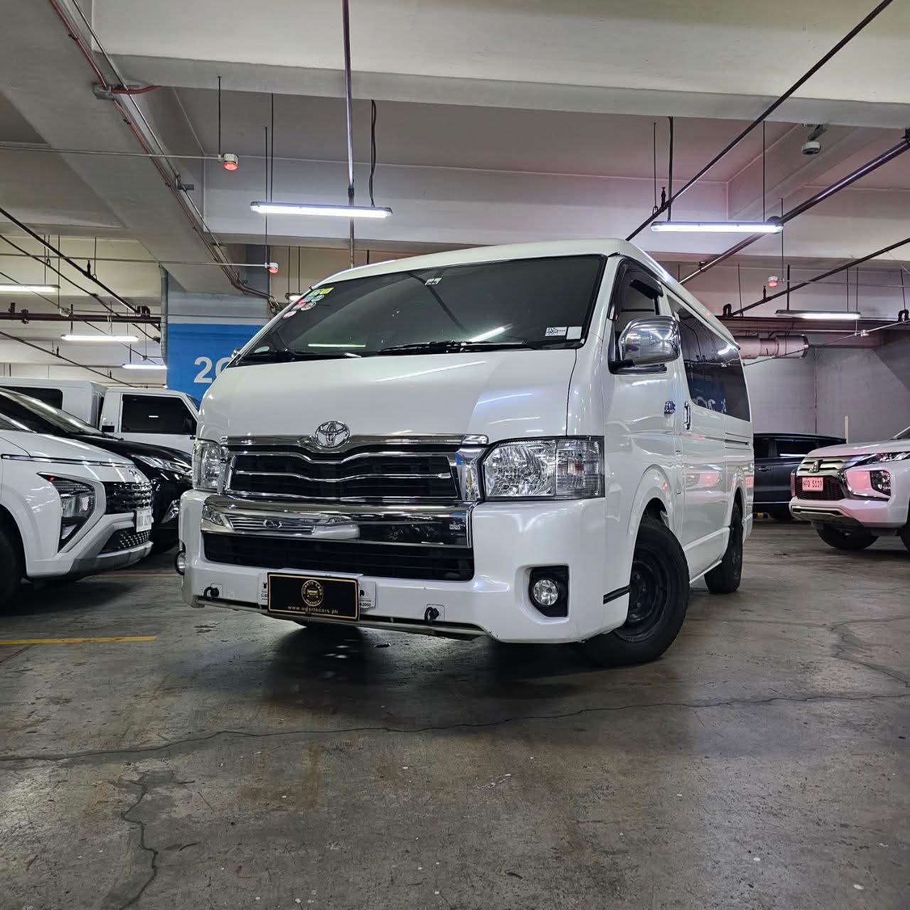 
								2019 Toyota Hiace Super Grandia 3.0L DSL AT full									
