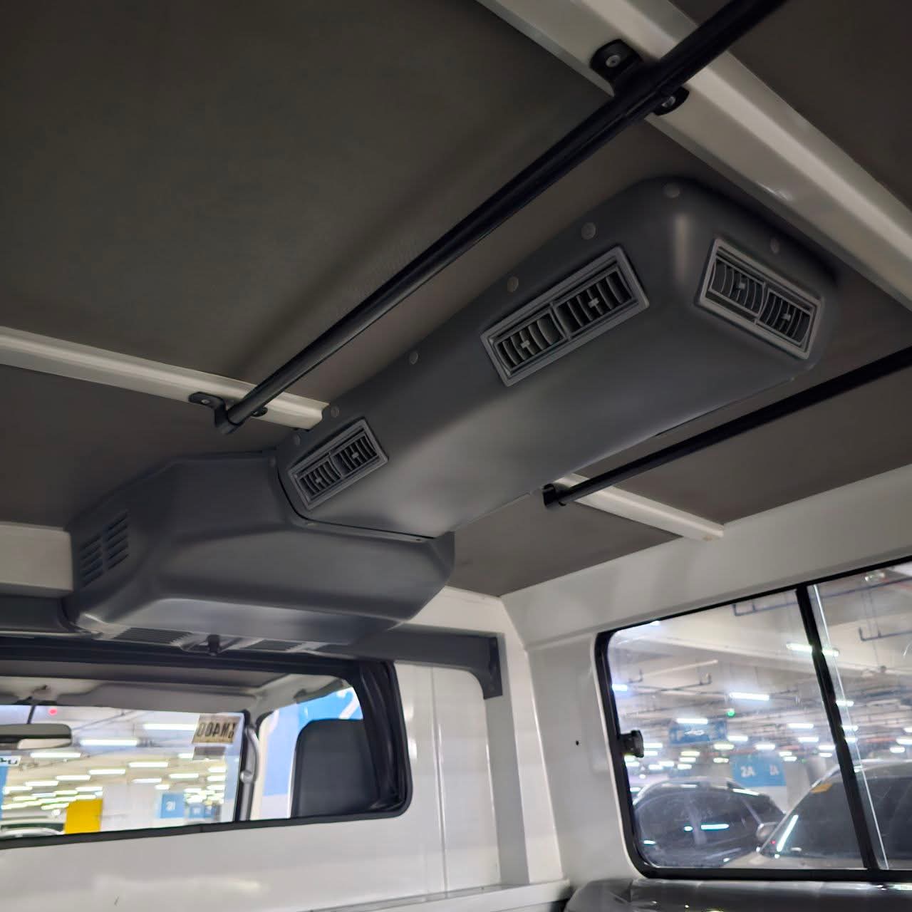 
								2022 Mitsubishi L300 C/C 2.2L DSL MT full									