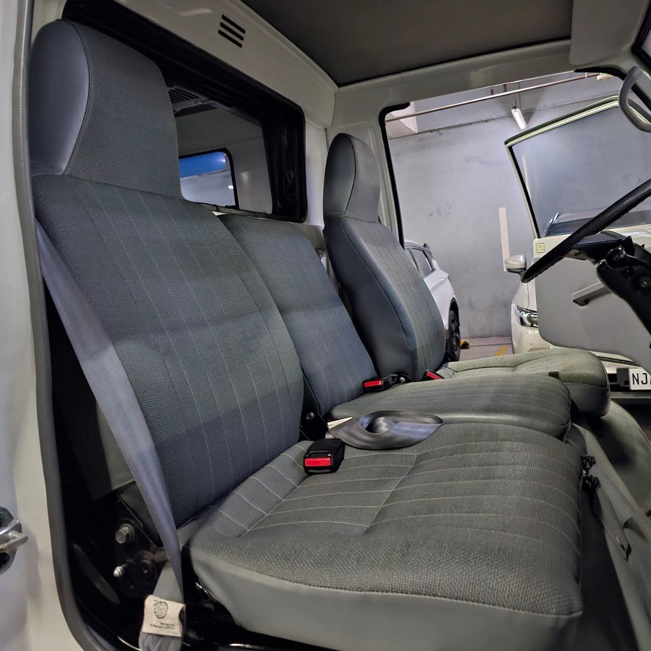 
								2022 Mitsubishi L300 C/C 2.2L DSL MT full									