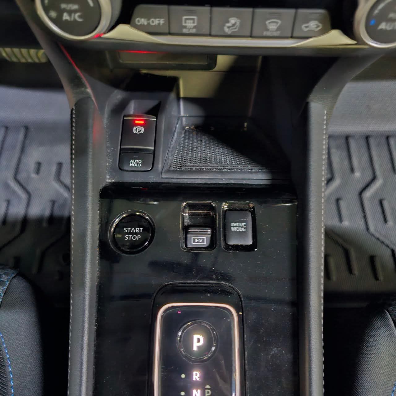 
								2023 Nissan Kicks E-Power VE 1.2L Hybrid AT full									