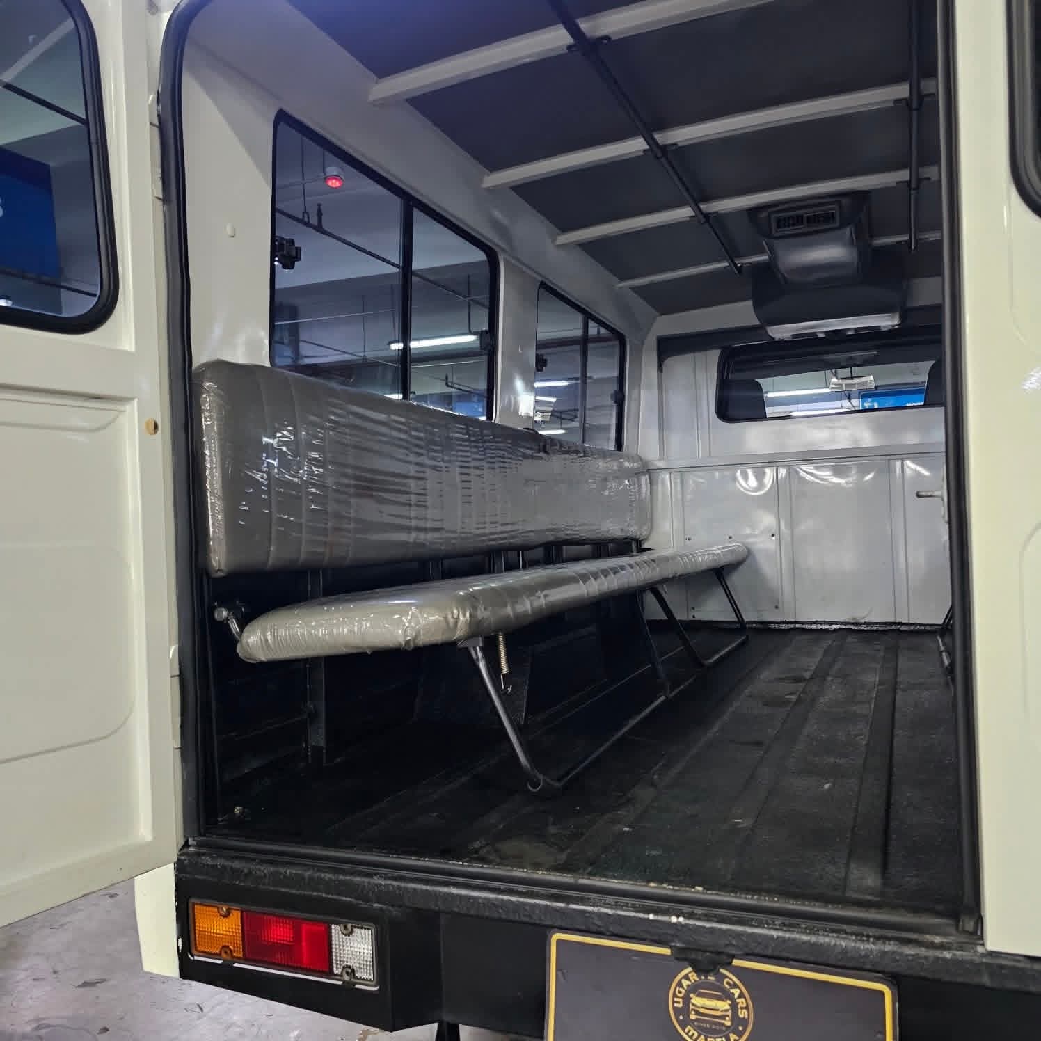
								2024 Mitsubishi L300 CC Long FB Body 2.2L DSL MT full									