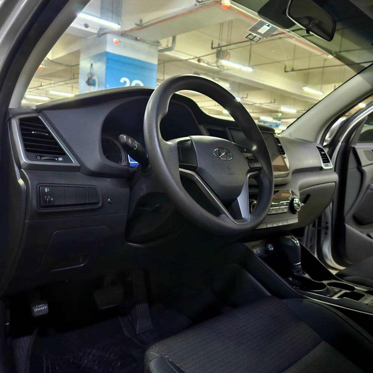 
								2018 Hyundai Tucson 2.0L Gas AT full									