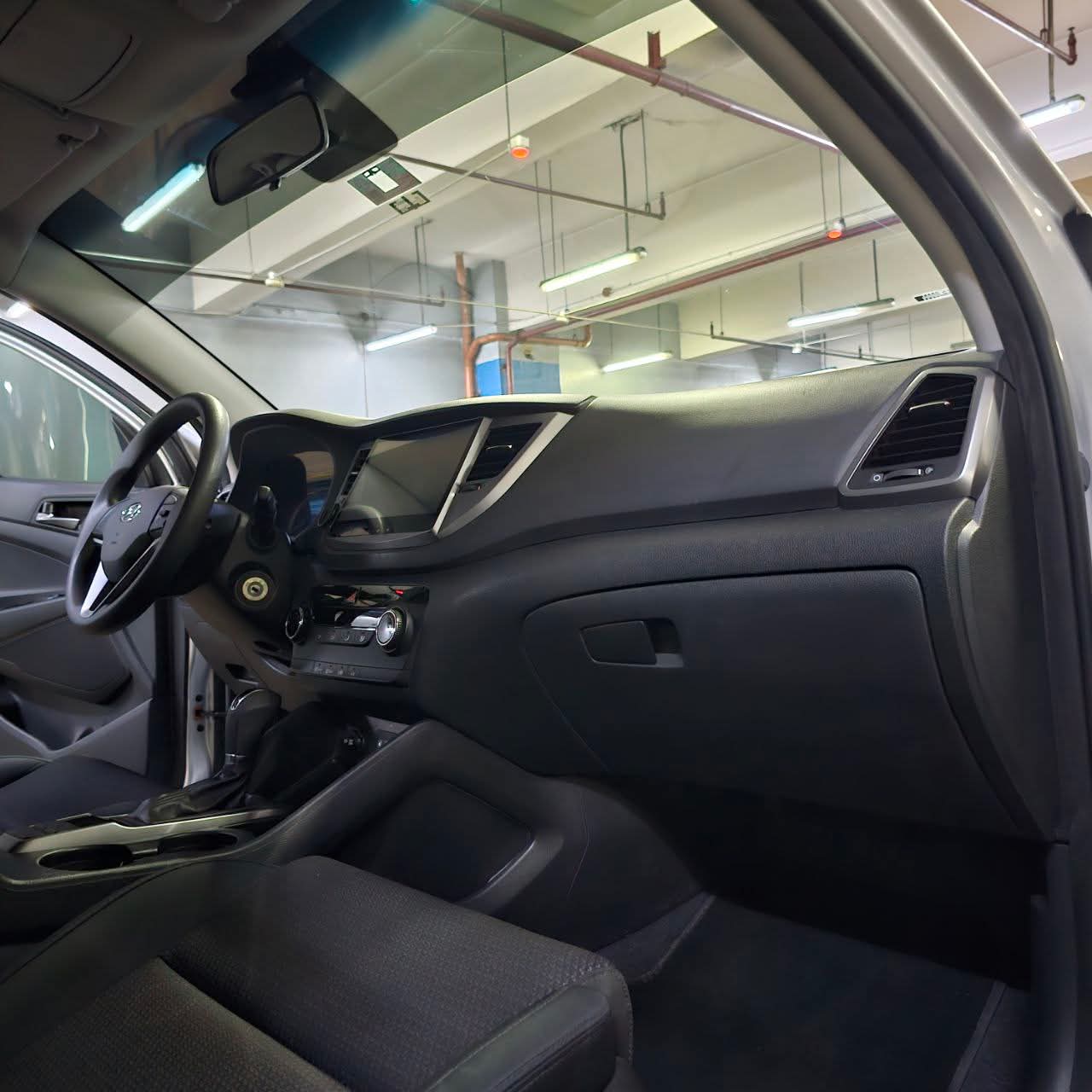 
								2018 Hyundai Tucson 2.0L Gas AT full									