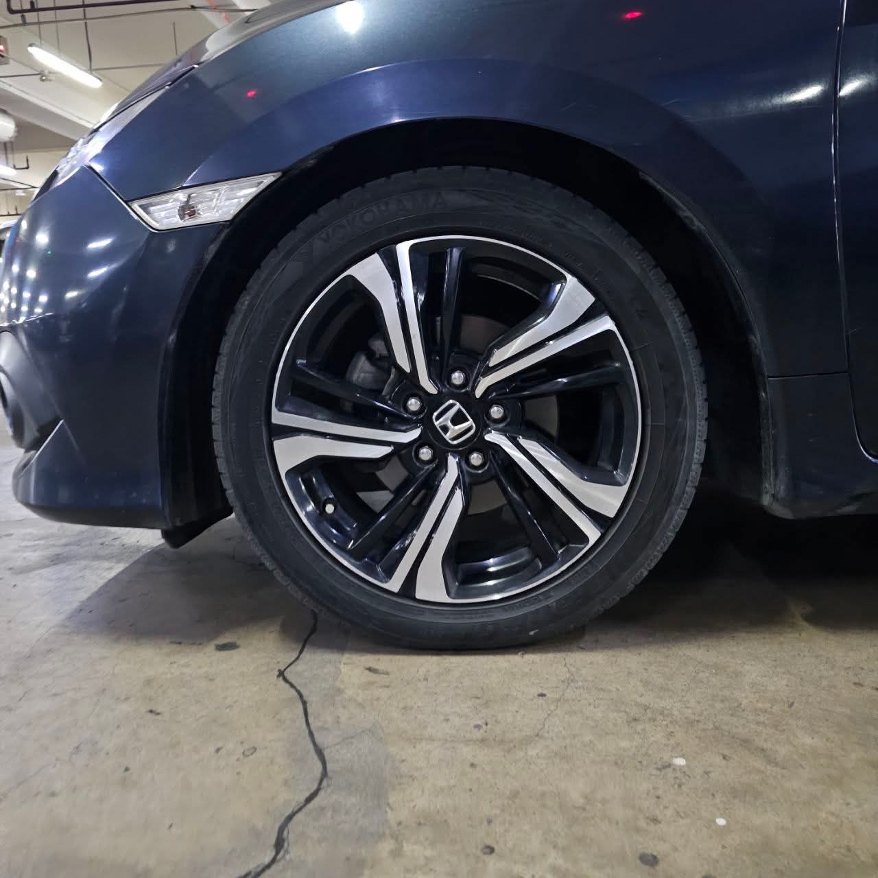 2017 Honda Civic RS Turbo CVT AT