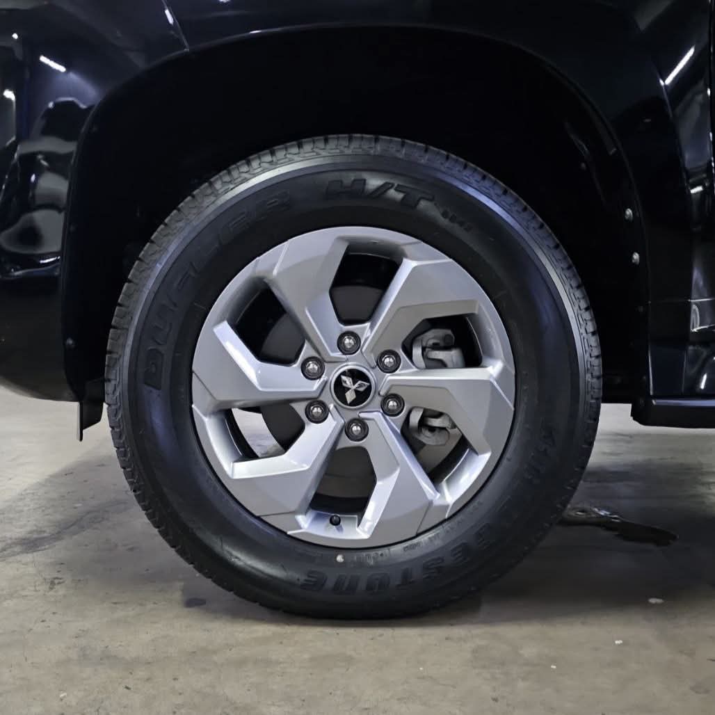 2025 Mitsubishi Montero Sports GLX 2.4L DSL MT