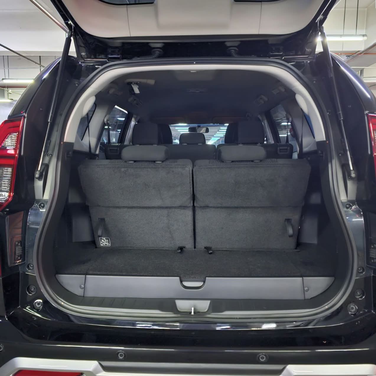 
								2025 Mitsubishi Montero Sports GLX 2.4L DSL MT full									
