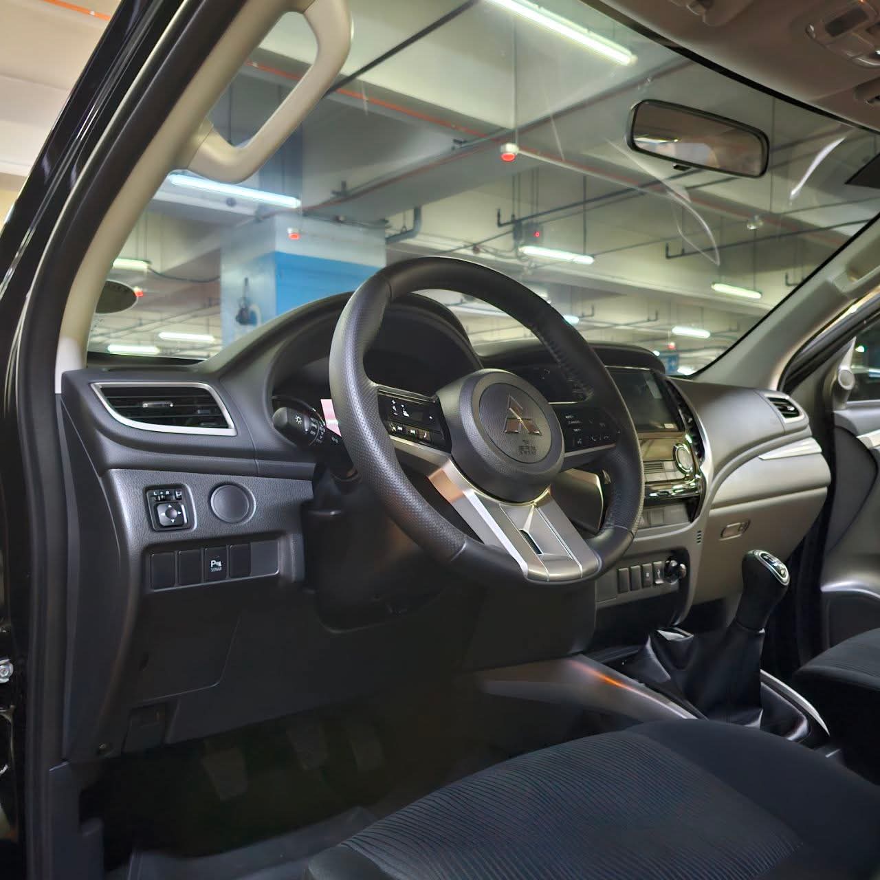 
								2025 Mitsubishi Montero Sports GLX 2.4L DSL MT full									