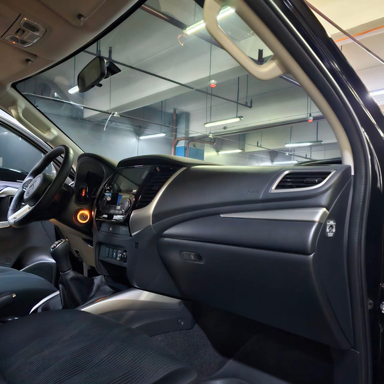 
								2025 Mitsubishi Montero Sports GLX 2.4L DSL MT full									