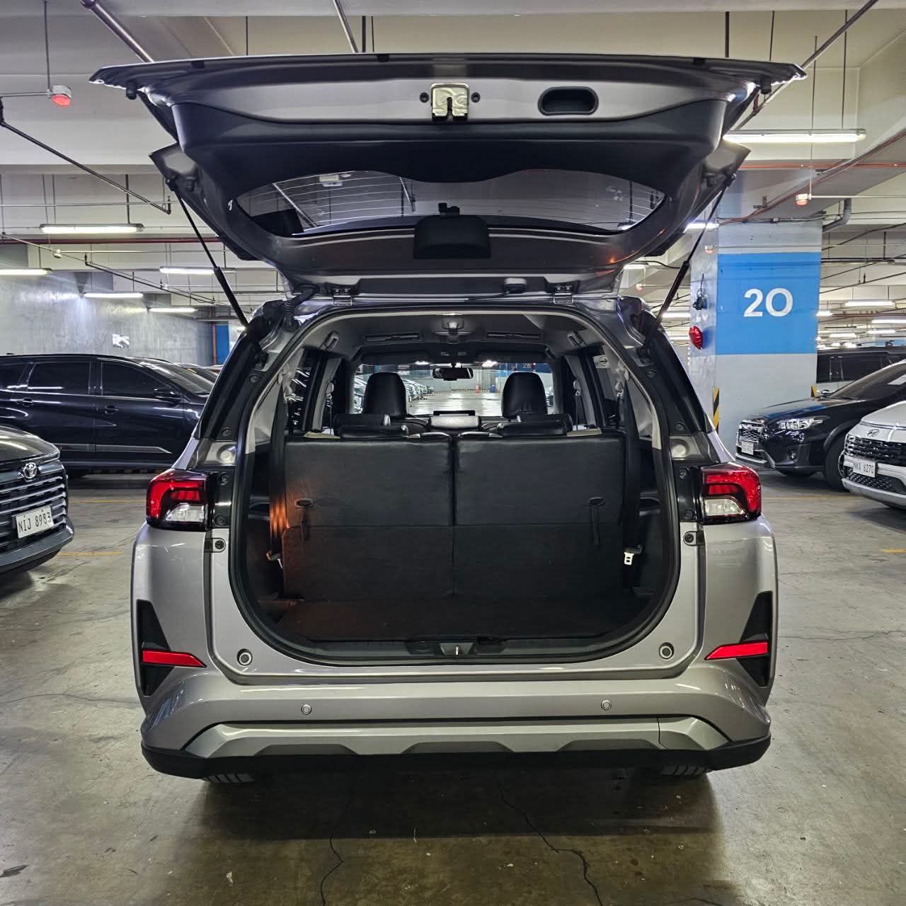 
								2023 Toyota Veloz G 1.5L CVT AT full									