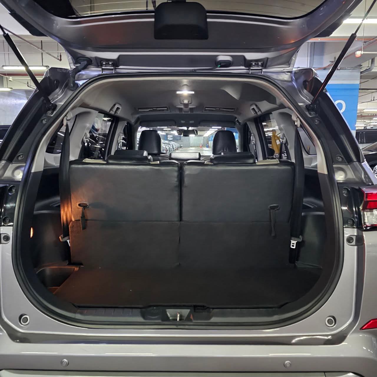 
								2023 Toyota Veloz G 1.5L CVT AT full									