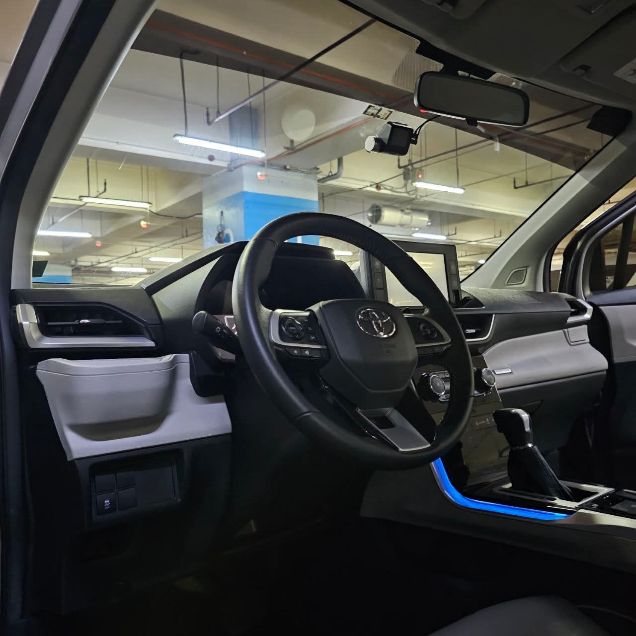 
								2023 Toyota Veloz G 1.5L CVT AT full									