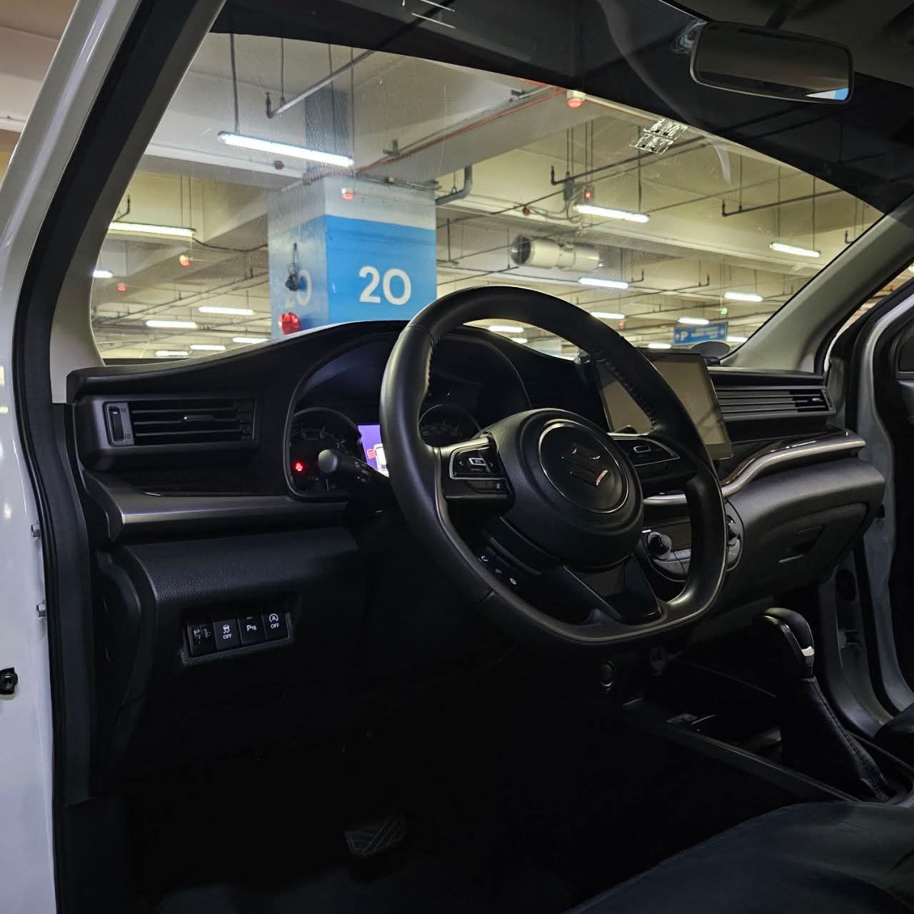 
								2025 Suzuki XL7 1.5L Hybrid AT full									