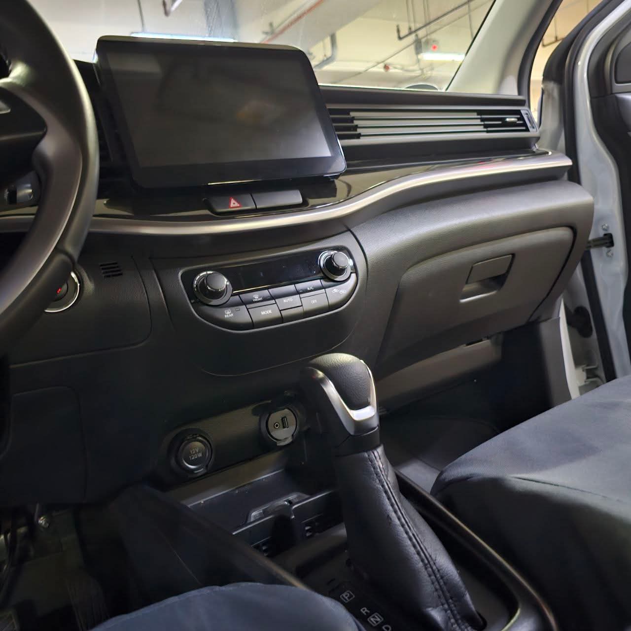 
								2025 Suzuki XL7 1.5L Hybrid AT full									